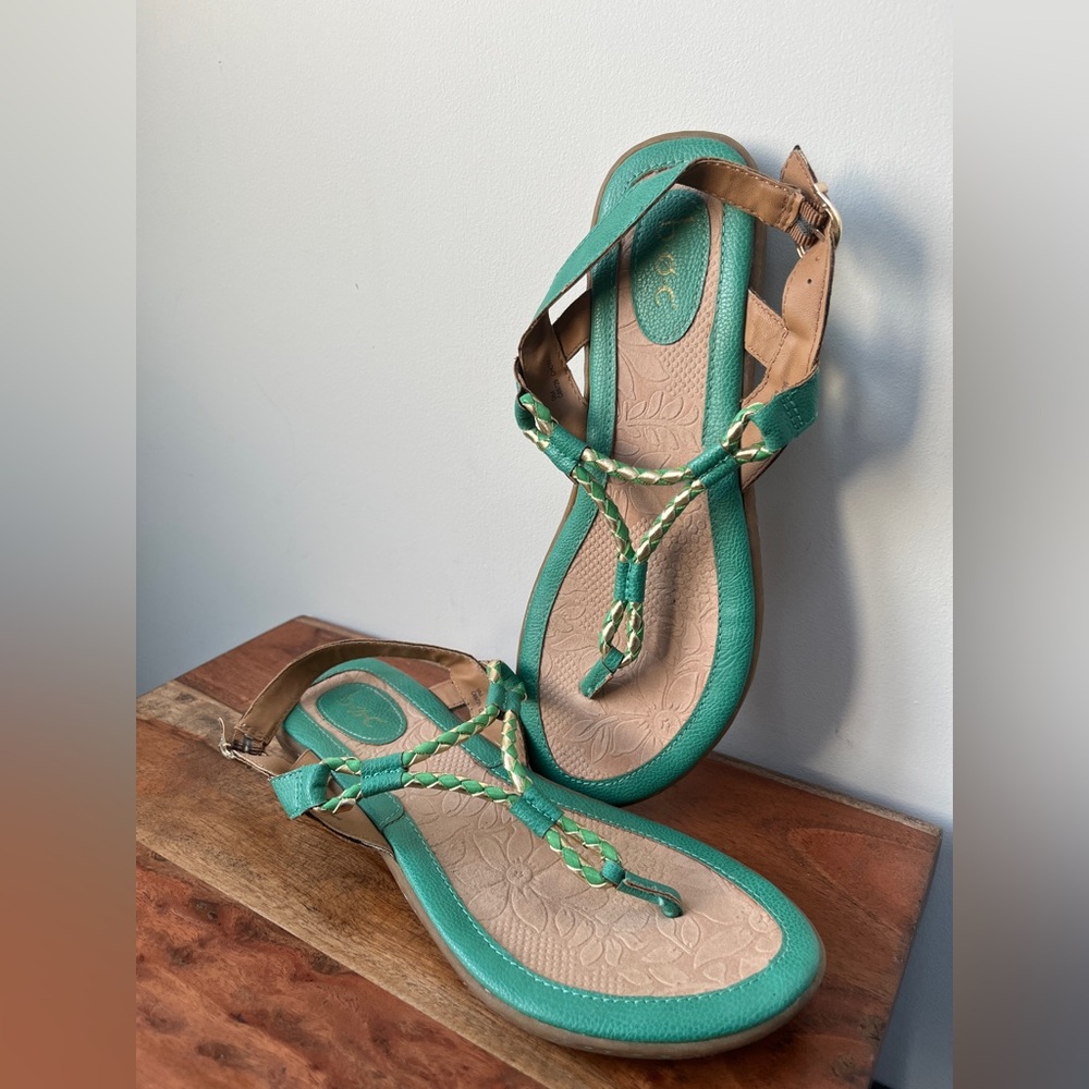 B.O.C Born Green , gold and green braided Sandals, faux leather size 9 - Picture 1 of 9